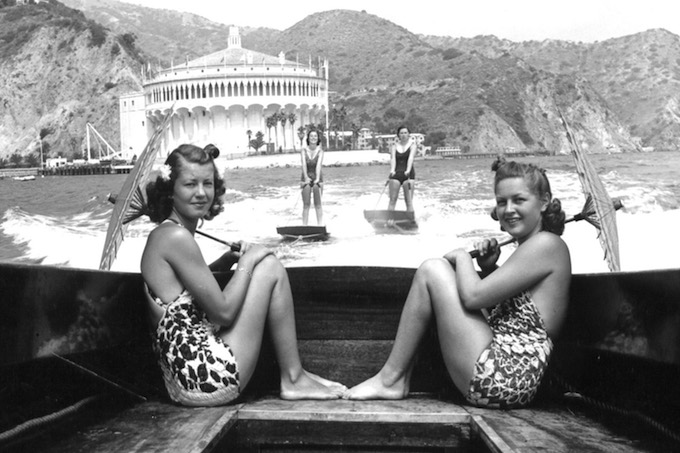 CIM - Aquaplaning in front of Casino_Catalina Island Museum 