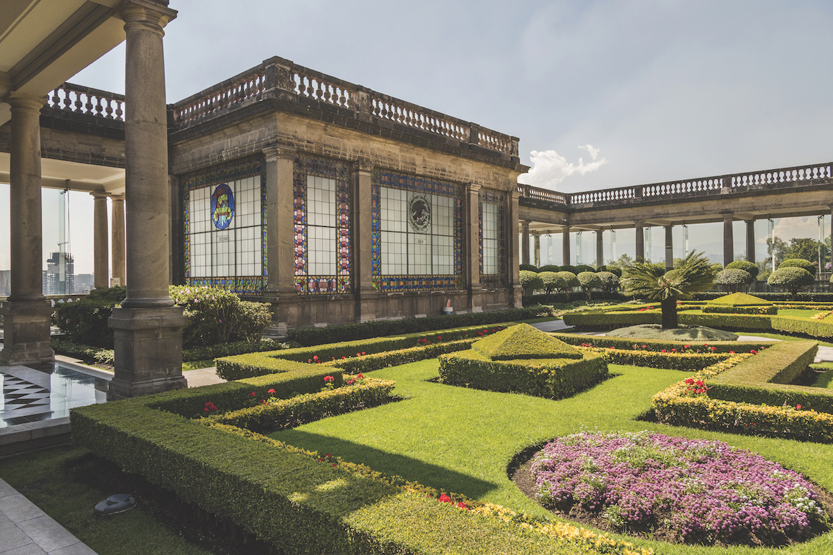 Chapultepec Castle_Leonardo Em/Shutterstock.com